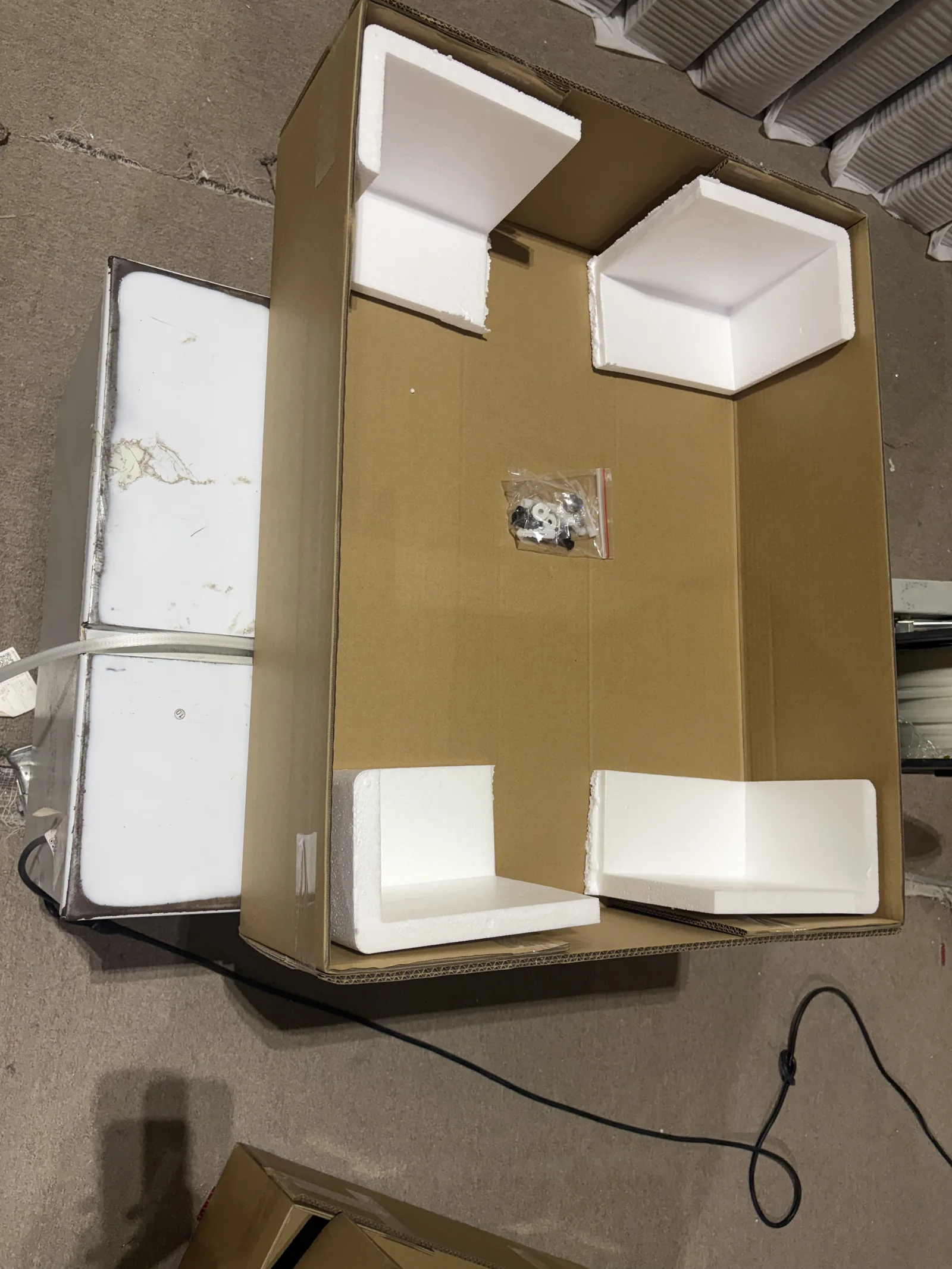 Protective foam and corner protection for bathroom vanity packaging